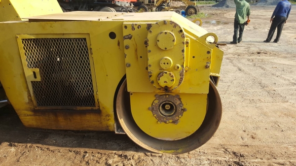ขาย รถบดขนาด 3.5 ตัน เอวอ่อน ล้อเหล็กหน้า ยางหลัง สั่นทะเทือนได้ เครื่องยนต์ 3 สูบ รถพร้อมใช้งานครับ เอกสารใบซื้อขาย ขาย รถบดขนาด 3.5 ตัน เอวอ่อน ล้อเหล็กหน้า ยางหลัง สั่นทะเทือนได้ เครื่องยนต์ 3 สูบ รถพร้อมใช้งานครับ เอกสารใบซื้อขาย
