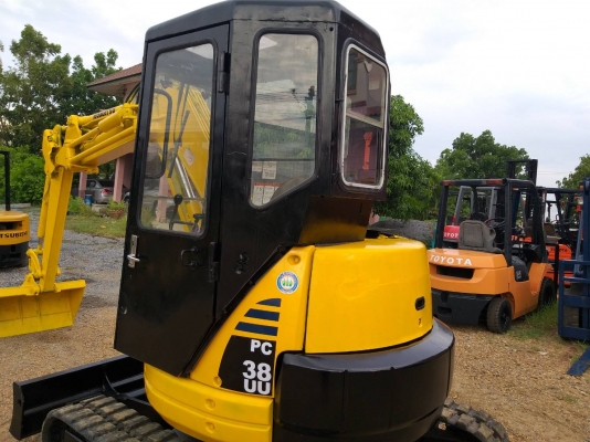 ขายรถแมคโค KOMATSU PC 38UU-2 เทียบเท่า PC40 แทรคยาง บูมออฟเซท คอนโทรลสั้น ไฟฟ้า ติอต่อ 098-7962549