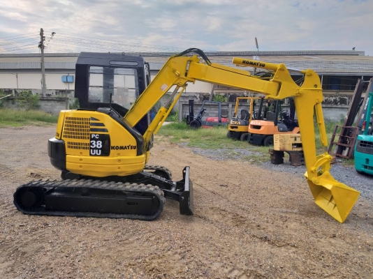 ขายรถแมคโค KOMATSU PC 38UU-2 เทียบเท่า PC40 แทรคยาง บูมออฟเซท คอนโทรลสั้น ไฟฟ้า ติอต่อ 098-7962549
