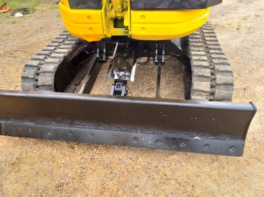 ขายรถแมคโค KOMATSU PC 38UU-2 เทียบเท่า PC40 แทรคยาง บูมออฟเซท คอนโทรลสั้น ไฟฟ้า ติอต่อ 098-7962549