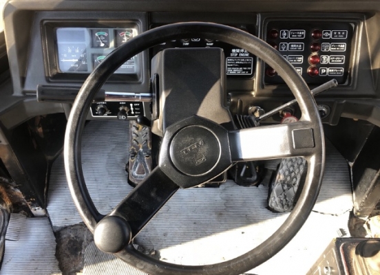 ขายรถตักล้อยาง TCM 865-2 (4,XXX ชั่วโมง) นำเข้าเองจากญี่ปุ่น สภาพสวยพร้อมใช้ มีVDOการทำงานครับ