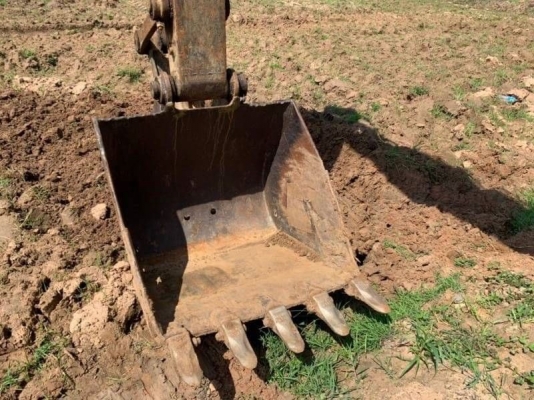 ขาย  365,000 บาท KOMATSU PC200-5  เครื่องเปลียน 6BD1-Turbo แรง ปั้มเดิมแรง แอร์เย็น โช่หนา เอวแน่น ตัวเดินเงียบ เอกสารชื้อขาย  รถอยู่  สุรินทร์ โทร 0610710295  สนใจ รายการสินค้า อื่นๆ ที่ เว็ปไชค์ Truck2Hand https://www.truck2hand.com/index.php?actions=co