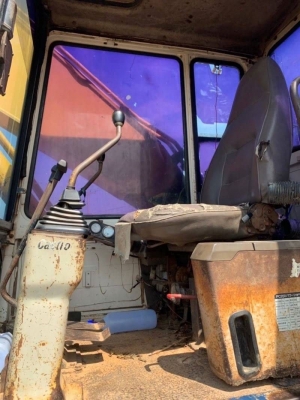 ขาย  365,000 บาท KOMATSU PC200-5  เครื่องเปลียน 6BD1-Turbo แรง ปั้มเดิมแรง แอร์เย็น โช่หนา เอวแน่น ตัวเดินเงียบ เอกสารชื้อขาย  รถอยู่  สุรินทร์ โทร 0610710295  สนใจ รายการสินค้า อื่นๆ ที่ เว็ปไชค์ Truck2Hand https://www.truck2hand.com/index.php?actions=co