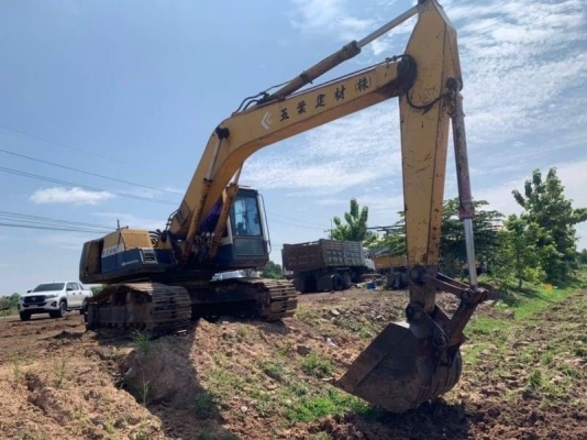 ขาย  365,000 บาท KOMATSU PC200-5  เครื่องเปลียน 6BD1-Turbo แรง ปั้มเดิมแรง แอร์เย็น โช่หนา เอวแน่น ตัวเดินเงียบ เอกสารชื้อขาย  รถอยู่  สุรินทร์ โทร 0610710295  สนใจ รายการสินค้า อื่นๆ ที่ เว็ปไชค์ Truck2Hand https://www.truck2hand.com/index.php?actions=co