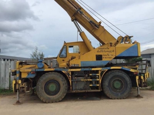 เครน 4 ล้อ 25 ตัน KATO KR25H-II สภาพพร้อมใช้ อุปกรณ์ครบ เอกสารเล่มทะเบียน  โทร 0610710295  สนใจ รายการสินค้า อื่นๆ ที่ เว็ปไชค์ Truck2Hand https://www.truck2hand.com/index.php?actions=content/search&amp;member_id=136193  Facebook ส่วนตัวทัก Http://www.fac