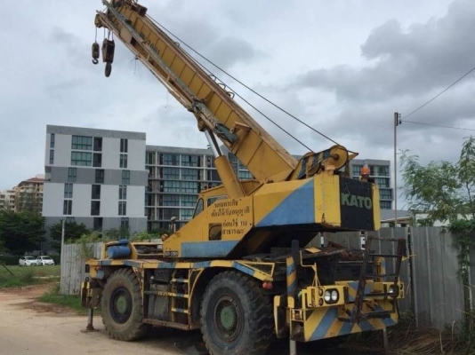 เครน 4 ล้อ 25 ตัน KATO KR25H-II สภาพพร้อมใช้ อุปกรณ์ครบ เอกสารเล่มทะเบียน  โทร 0610710295  สนใจ รายการสินค้า อื่นๆ ที่ เว็ปไชค์ Truck2Hand https://www.truck2hand.com/index.php?actions=content/search&amp;member_id=136193  Facebook ส่วนตัวทัก Http://www.fac