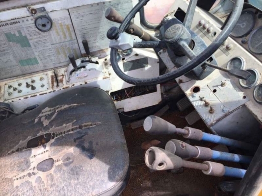 เครน 4 ล้อ 25 ตัน KATO KR25H-II สภาพพร้อมใช้ อุปกรณ์ครบ เอกสารเล่มทะเบียน  โทร 0610710295  สนใจ รายการสินค้า อื่นๆ ที่ เว็ปไชค์ Truck2Hand https://www.truck2hand.com/index.php?actions=content/search&amp;member_id=136193  Facebook ส่วนตัวทัก Http://www.fac