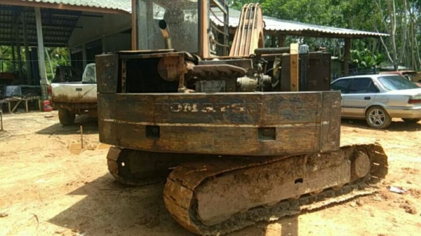 ขายแบคโฮKOMATSU PC60-3 มีหัวคีปพร้อมบุ้งกี๋ราคา 200,000