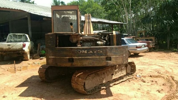 ขายแบคโฮKOMATSU PC60-3 มีหัวคีปพร้อมบุ้งกี๋ราคา 200,000