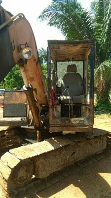 ขายแบคโฮKOMATSU PC60-3 มีหัวคีปพร้อมบุ้งกี๋ราคา 200,000