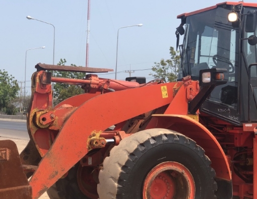 ขายรถตักล้อยาง CAT 962G นำเข้าเองจากญี่ปุ่น สภาพสวยพร้อมใช้ มีVDOการทำงานครับ ขายรถตักล้อยาง CAT 962G นำเข้าเองจากญี่ปุ่น สภาพสวยพร้อมใช้ มีVDOการทำงานครับ