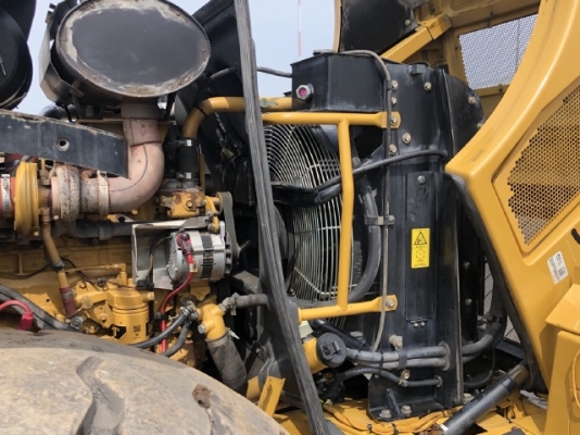 ขายรถตักล้อยาง CAT 962H นำเข้าเองจากญี่ปุ่น สภาพสวยพร้อมใช้ มีVDOการทำงานครับ