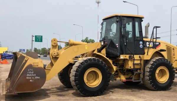 ขายรถตักล้อยาง CAT 962H นำเข้าเองจากญี่ปุ่น สภาพสวยพร้อมใช้ มีVDOการทำงานครับ
