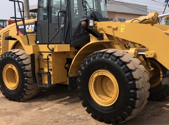 ขายรถตักล้อยาง CAT 962H นำเข้าเองจากญี่ปุ่น สภาพสวยพร้อมใช้ มีVDOการทำงานครับ