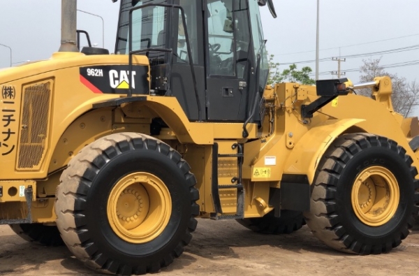 ขายรถตักล้อยาง CAT 962H นำเข้าเองจากญี่ปุ่น สภาพสวยพร้อมใช้ มีVDOการทำงานครับ