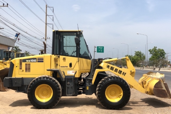 ขายรถตักล้อยาง KOMATSU WA100-5 (6,xxx ชั่วโมง) นำเข้าเองจากญี่ปุ่น สภาพสวยพร้อมใช้ มีVDOการทำงานครับ
