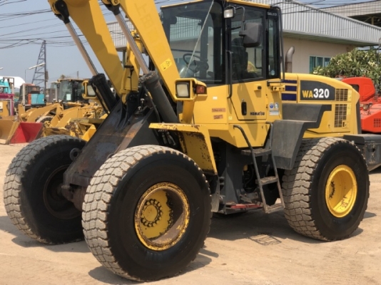 ขายรถตักล้อยาง KOMATSU WA320-5 นำเข้าเองจากญี่ปุ่น สภาพสวยพร้อมใช้ มีVDOการทำงานครับ
