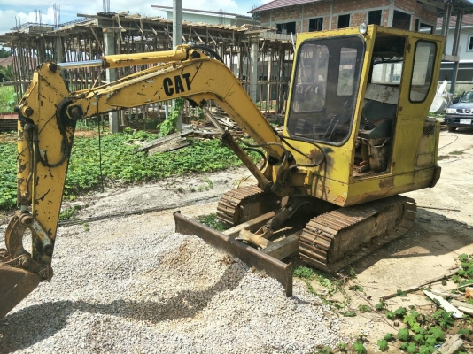 ขายรถแบคโฮ CAT 30 คอลโทรลสั้น ปั๊มนิ้ว ตัวเดินแบบรุ่น 1 ประตูมี ติดแอร์ได้เลย ราคา 160000