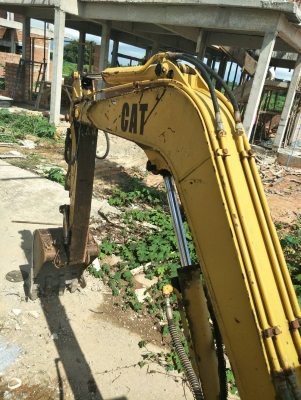 ขายรถแบคโฮ CAT 30 คอลโทรลสั้น ปั๊มนิ้ว ตัวเดินแบบรุ่น 1 ประตูมี ติดแอร์ได้เลย ราคา 160000