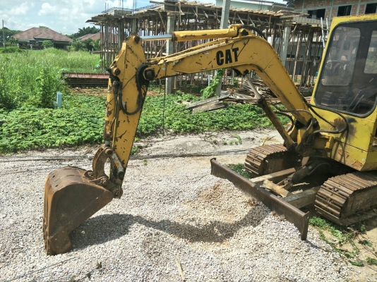 ขายรถแบคโฮ CAT 30 คอลโทรลสั้น ปั๊มนิ้ว ตัวเดินแบบรุ่น 1 ประตูมี ติดแอร์ได้เลย ราคา 160000