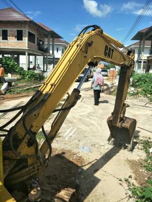 มี VDO ให้ชม.รถแบคโฮ CAT 30 คอลโทรลสั้น ปั๊มนิ้ว ตัวเดินแบบรุ่น 1 ประตูมี ติดแอร์ได้เลย ราคา 160000