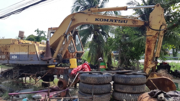 ขาย 125,000 KOMATSU pw 100-2 เครื่องดี ปั้มดี แต่เป็นรถจอด ต้องเช็ค เพลาล่างขาด ยางพร้อมกะทะล้อถอดไว้ อะไหล่ครบ มีเท้าช้าง ขายตามสภาพราคาถูก รถอยู่ นครสวรรค์ 064-191-1112 ขาย 125,000 KOMATSU pw 100-2 เครื่องดี ปั้มดี แต่เป็นรถจอด ต้องเช็ค เพลาล่างขาด ยางพร้อมกะทะล้อถอดไว้ อะไหล่ครบ มีเท้าช้าง ขายตามสภาพราคาถูก รถอยู่ นครสวรรค์ 064-191-1112