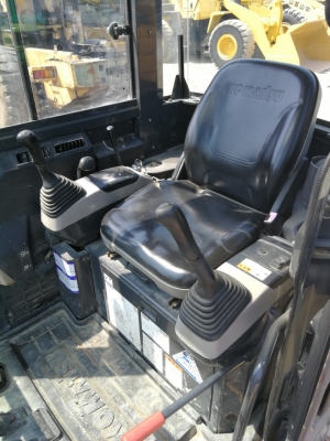 ราคาพิเศษ KOMATSU PC 30MR-3 นำเข้าจากญี่ปุ่นโดยตรง ชั่วโมงทำงานน้อย พร้อมตู้เก๋งสวยๆ โทร.090-986-2521 อ๊อบ