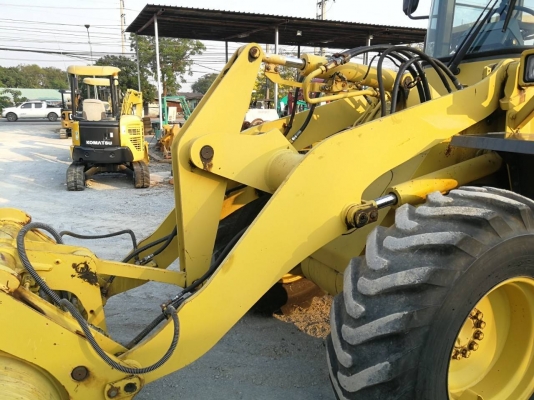 ขาย รถตักล้อยาง KOMATSU WA100-3 เครื่อง 6สูบ นำเข้าจากญี่ปุ่น โทร.090-986-2521 อ๊อบ