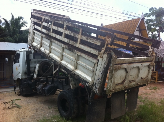 ขายรถบรรทุก 6 ล้อ (ดั้มดิน) HINO KM779 (รถห้าง) ช่วงล่างใหญ่ หน้า-หลัง เครื่อง WO4D 117 แรงม้า เครื่องดี คัสซีสวย ทะเบียนพร้อมโอน