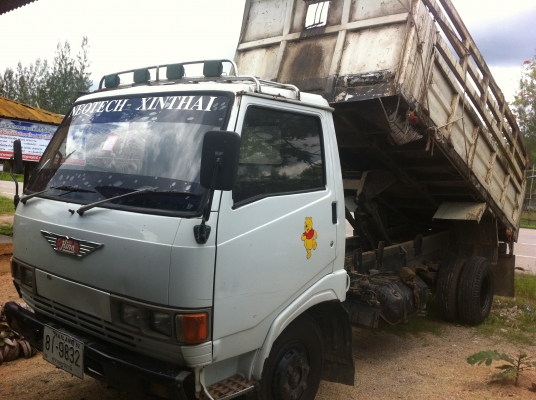 ขายรถบรรทุก 6 ล้อ (ดั้มดิน) HINO KM779 (รถห้าง) ช่วงล่างใหญ่ หน้า-หลัง เครื่อง WO4D 117 แรงม้า เครื่องดี คัสซีสวย ทะเบียนพร้อมโอน