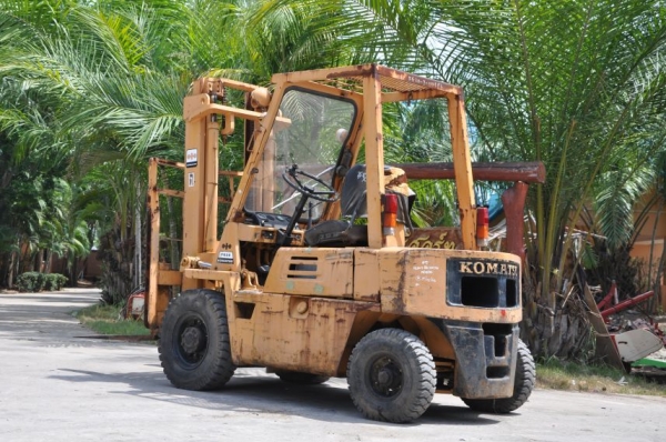 ขายFORKLIFT KOMATSU FG20(2ตัน)สภาพสวยเดิมจากญี่ปุ่น ยังไม่เคยใช้งานในไทย หาอยู่รับรองไม่ผิดหวัง 99,000เท่านั้น!!