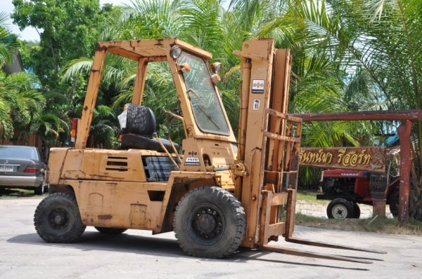 ขายFORKLIFT KOMATSU FG20(2ตัน)สภาพสวยเดิมจากญี่ปุ่น ยังไม่เคยใช้งานในไทย หาอยู่รับรองไม่ผิดหวัง 99,000เท่านั้น!!
