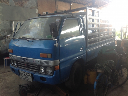 ขายISUZU EFL 4ล้อกลาง สภาพเก็บเก่า ราคา175000บาทต่อรองได้