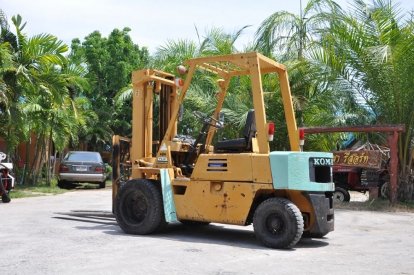 ขายFORKLIFT KOMATSU FG20 (2ตัน)สภาพสวยเดิมจากญี่ปุ่น ยังไม่เคยใช้งานในไทย หาอยู่รับรองไม่ผิดหวัง 99,000เท่านั้น