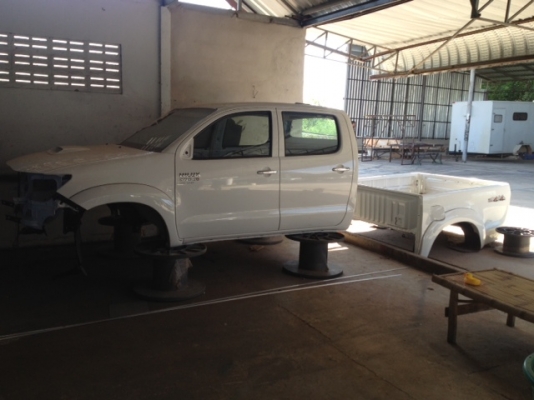 กระบะ วีโก้แช้มป์  4 ประตู ถอดจากรถใหม่ สีขาว 30000 บ. ต่อรองได้ /0864085619