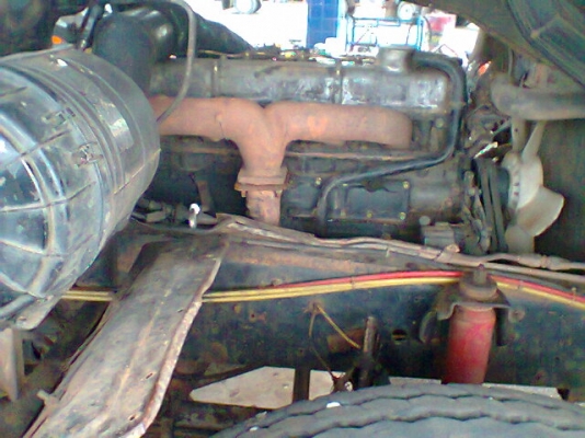 ขายสิบล้อดั้มสองเพลาสวยๆๆเกียร์อีตั้นกะบะเนียมเครื่อง195