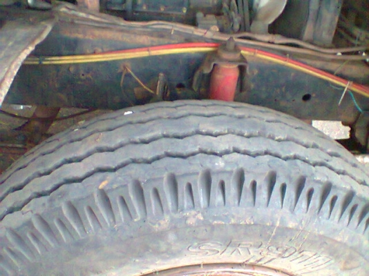 ขายสิบล้อดั้มสองเพลาสวยๆๆเกียร์อีตั้นกะบะเนียมเครื่อง195