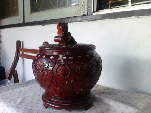 ที่ใส่กาน้ำชา งานไม้ฝีมือ ทำจากไม้แดงแกะสลักฝังมุก