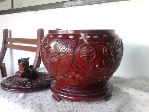 ที่ใส่กาน้ำชา งานไม้ฝีมือ ทำจากไม้แดงแกะสลักฝังมุก