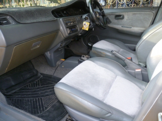 ขายฮอนด้าซีวิคเตารีด 4 ประตู ปี94  โทร 081 3298448