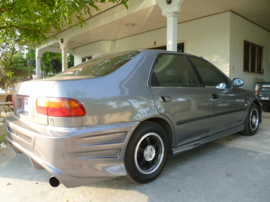 ขายฮอนด้าซีวิคเตารีด 4 ประตู ปี94  โทร 081 3298448