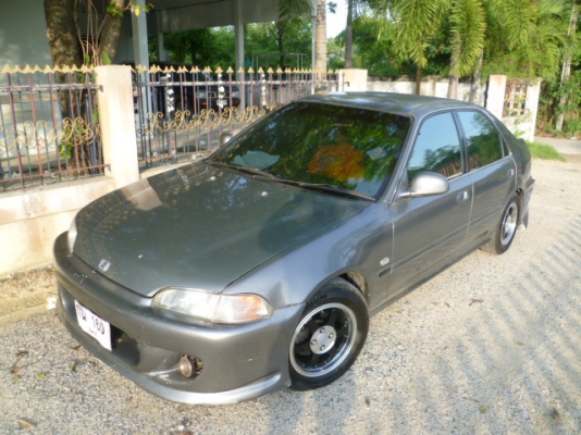 ขายฮอนด้าซีวิคเตารีด 4 ประตู ปี94  โทร 081 3298448