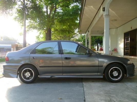 ขายฮอนด้าซีวิคเตารีด 4 ประตู ปี94  โทร 081 3298448