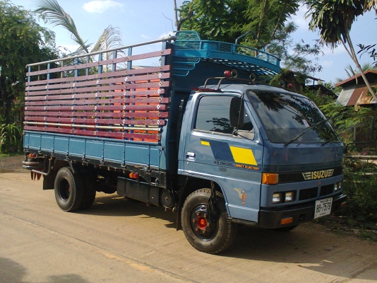 115 NPR รถห้าง สภาพพร้อมใช้ 115 NPR รถห้าง สภาพพร้อมใช้