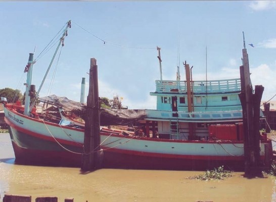 ขายเรือประมงหลายลำ หลายราคา สภาพดี สนใจติดต่อดูเรือได้ตลอดเวลา
