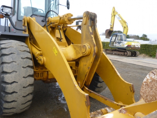 รถตักล้อยาง TCM  L27-1 ปี 2000,3300ชั่วโมง รถสวยจริงๆครับ รถนอกนำเข้า ใช้งานได้เลยไม่เคยใช้ในไทย ใช้งานน้อย ราคาถูกครับ ติดต่อ มานะ 085-9049669