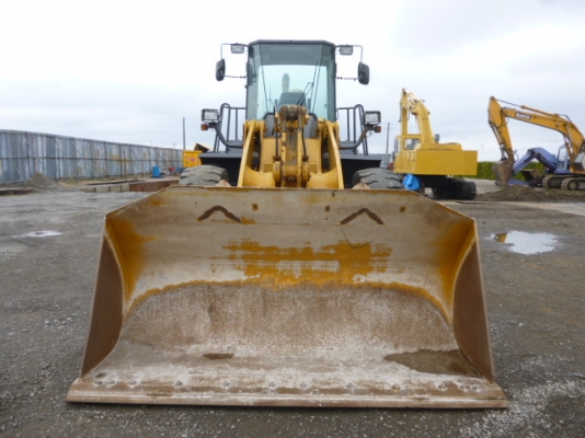 รถตักล้อยาง TCM  L27-1 ปี 2000,3300ชั่วโมง รถสวยจริงๆครับ รถนอกนำเข้า ใช้งานได้เลยไม่เคยใช้ในไทย ใช้งานน้อย ราคาถูกครับ ติดต่อ มานะ 085-9049669