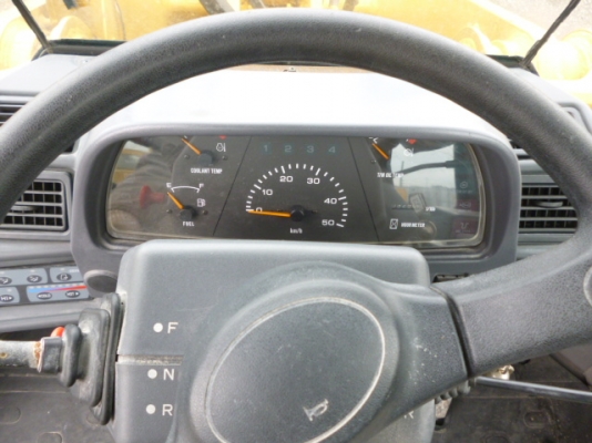 รถตักล้อยาง TCM  L27-1 ปี 2000,3300ชั่วโมง รถสวยจริงๆครับ รถนอกนำเข้า ใช้งานได้เลยไม่เคยใช้ในไทย ใช้งานน้อย ราคาถูกครับ ติดต่อ มานะ 085-9049669