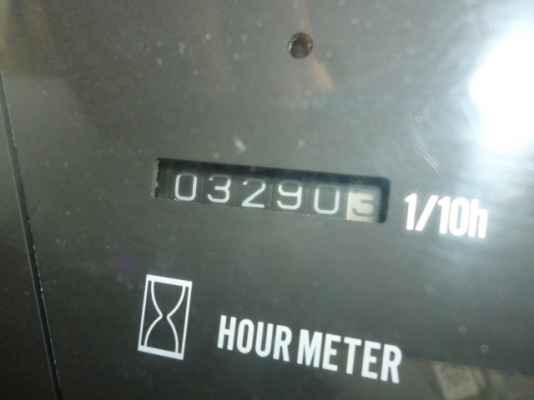 รถตักล้อยาง TCM  L27-1 ปี 2000,3300ชั่วโมง รถสวยจริงๆครับ รถนอกนำเข้า ใช้งานได้เลยไม่เคยใช้ในไทย ใช้งานน้อย ราคาถูกครับ ติดต่อ มานะ 085-9049669