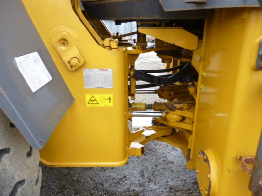 รถตักล้อยาง TCM  L27-1 ปี 2000,3300ชั่วโมง รถสวยจริงๆครับ รถนอกนำเข้า ใช้งานได้เลยไม่เคยใช้ในไทย ใช้งานน้อย ราคาถูกครับ ติดต่อ มานะ 085-9049669